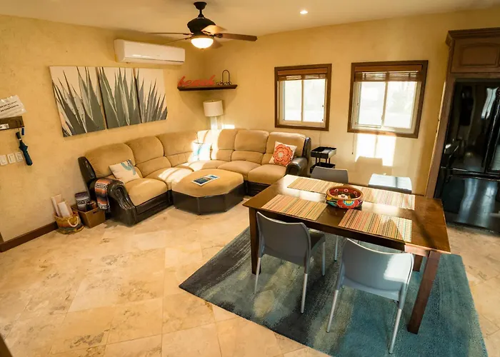 Cabo's Hidden Gem! Steps To The Marina Or Apartamento Cabo San Lucas