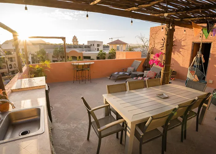 Cabo's Hidden Gem! Steps To The Marina Or Apartamento Cabo San Lucas