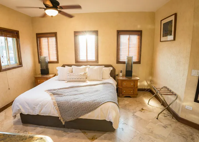 Cabo's Hidden Gem! Steps To The Marina Or Apartamento *