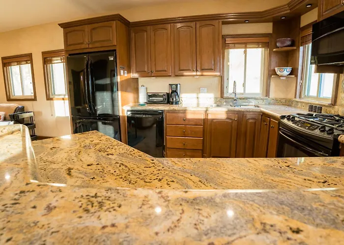 Cabo's Hidden Gem! Steps To The Marina Or Apartamento Cabo San Lucas